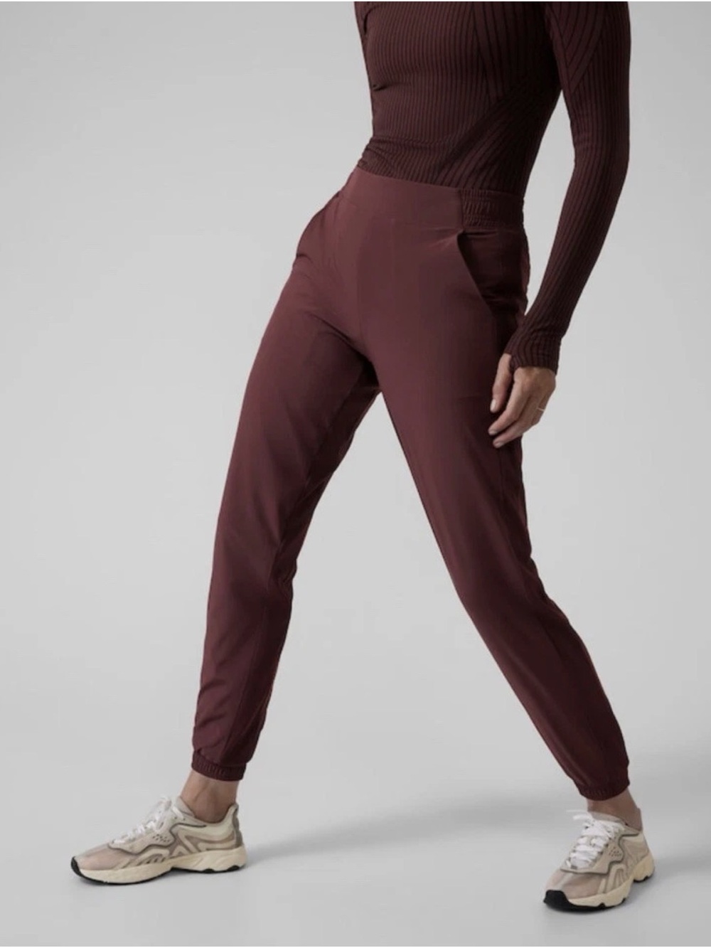 Athleta Brooklyn Lined Joggers Burgundy Maroon Travel Pants Size 0